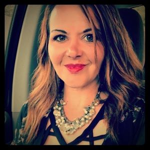 Meet your Posher, Nicole